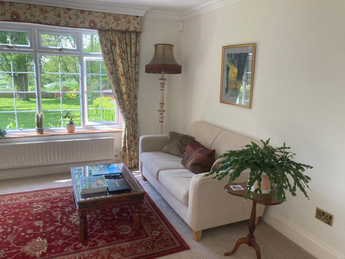 Exclusive 2 Bedroom Apartment With Summer House And Hot Tub Daventry Exterior photo